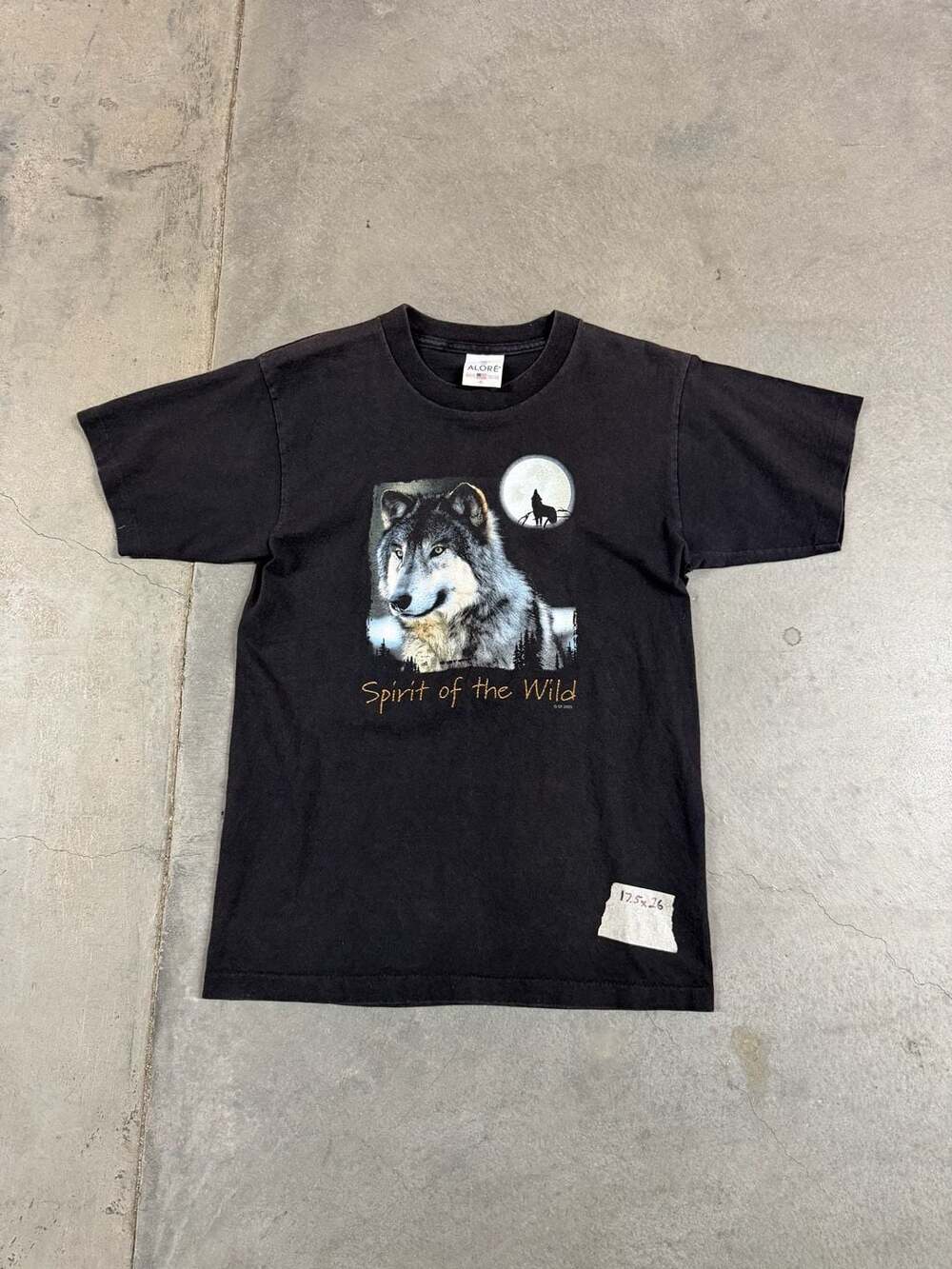 Vintage 2000s Alore Spirit of the Wild Wolf Graphic T-Shirt